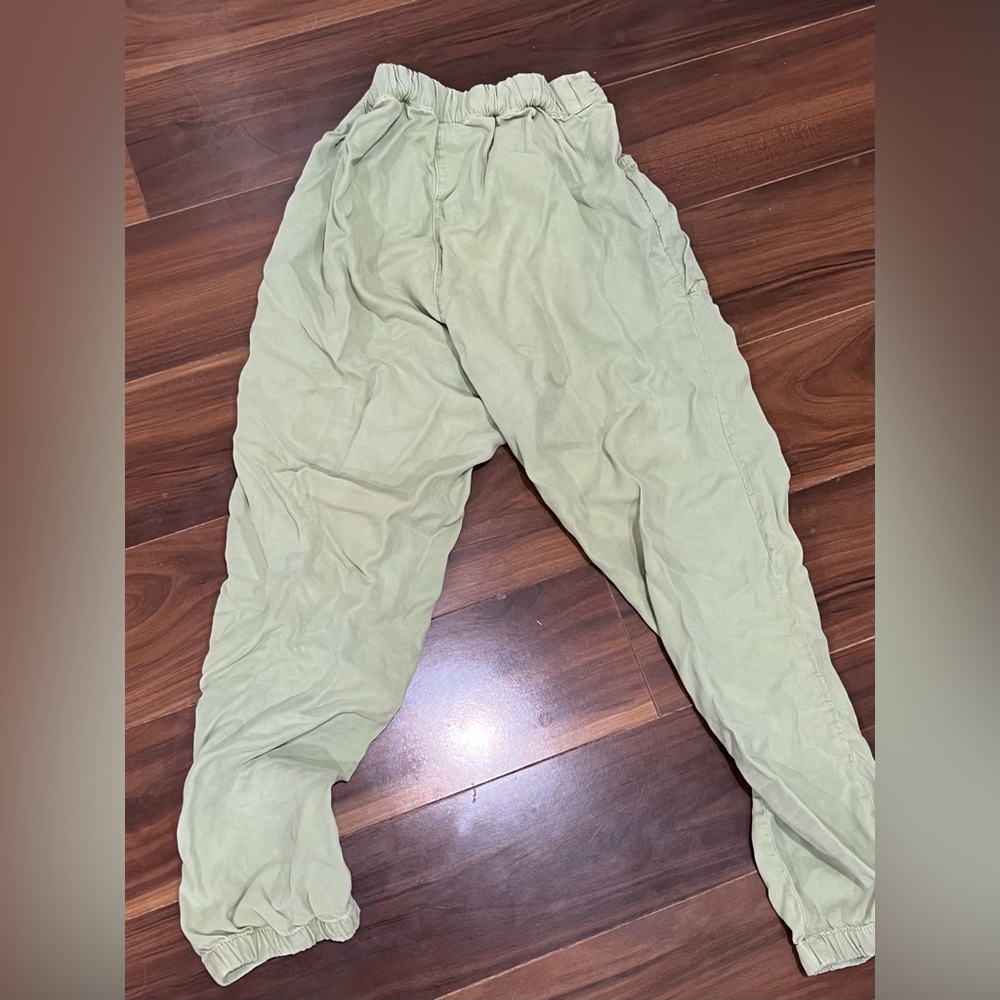 Fun Green Pants! - Picture 2 of 4